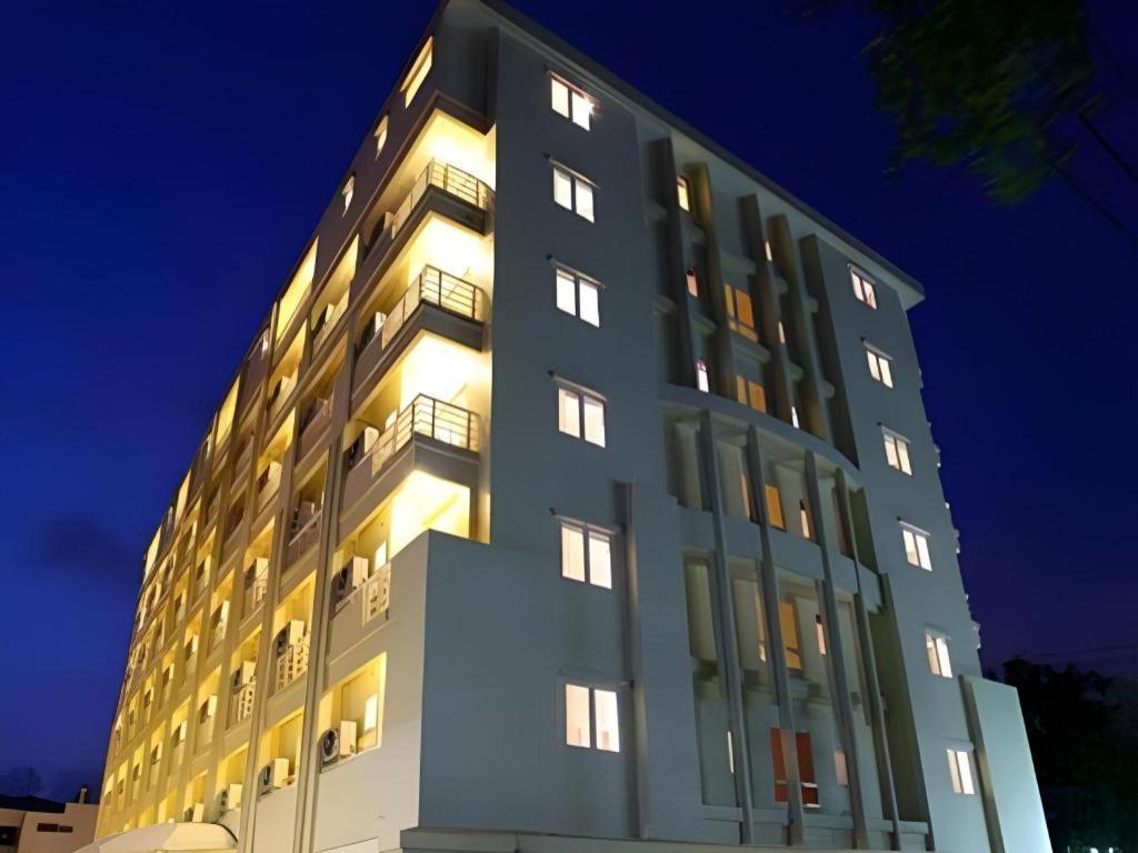 Clef Hotel Бангкок Екстер'єр фото